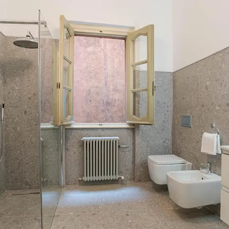 Caspani - Duomo Centro Storico קומו